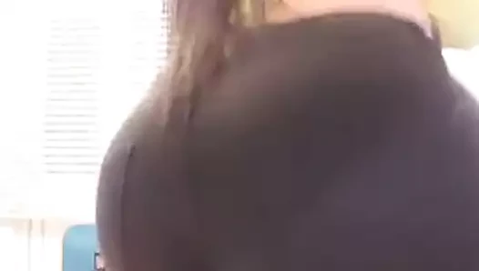 manken asli yaragi ayagiyla