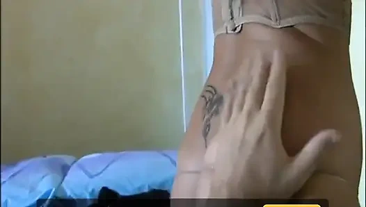 Seksi amatör sarışın bebek amcığını domaltarak maskeli sikiyor... ağzına boşalma