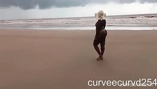 Yerel Bir Adamla Plajda Şenlik