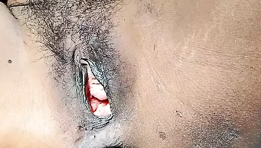 Desi 25-year-old horny village girl Geeta Bhabhi masturbation video, Geeta9905 unzipped the purple blouse