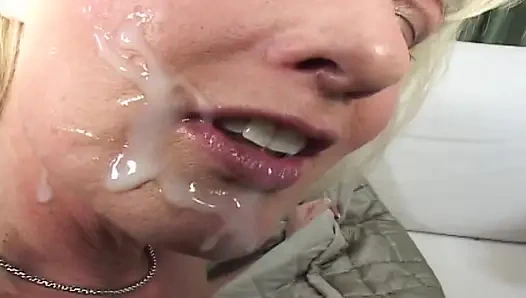 Üvey kız kardeş üvey erkek kardeş tarafından baştan çıkarılıyor