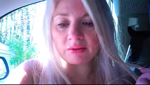 Yalnız orta yaşlı seksi kadın