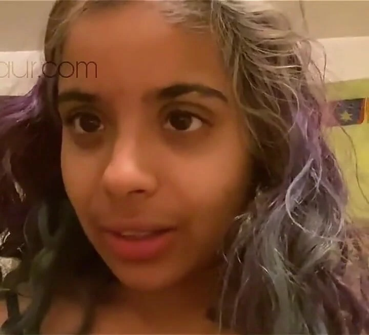 Her zaman aptal videolar göndermiyorum, ama sadece ayaklarımı kullanarak bir video kaydedip fotoğraf çekip çekememi görmek istedim!