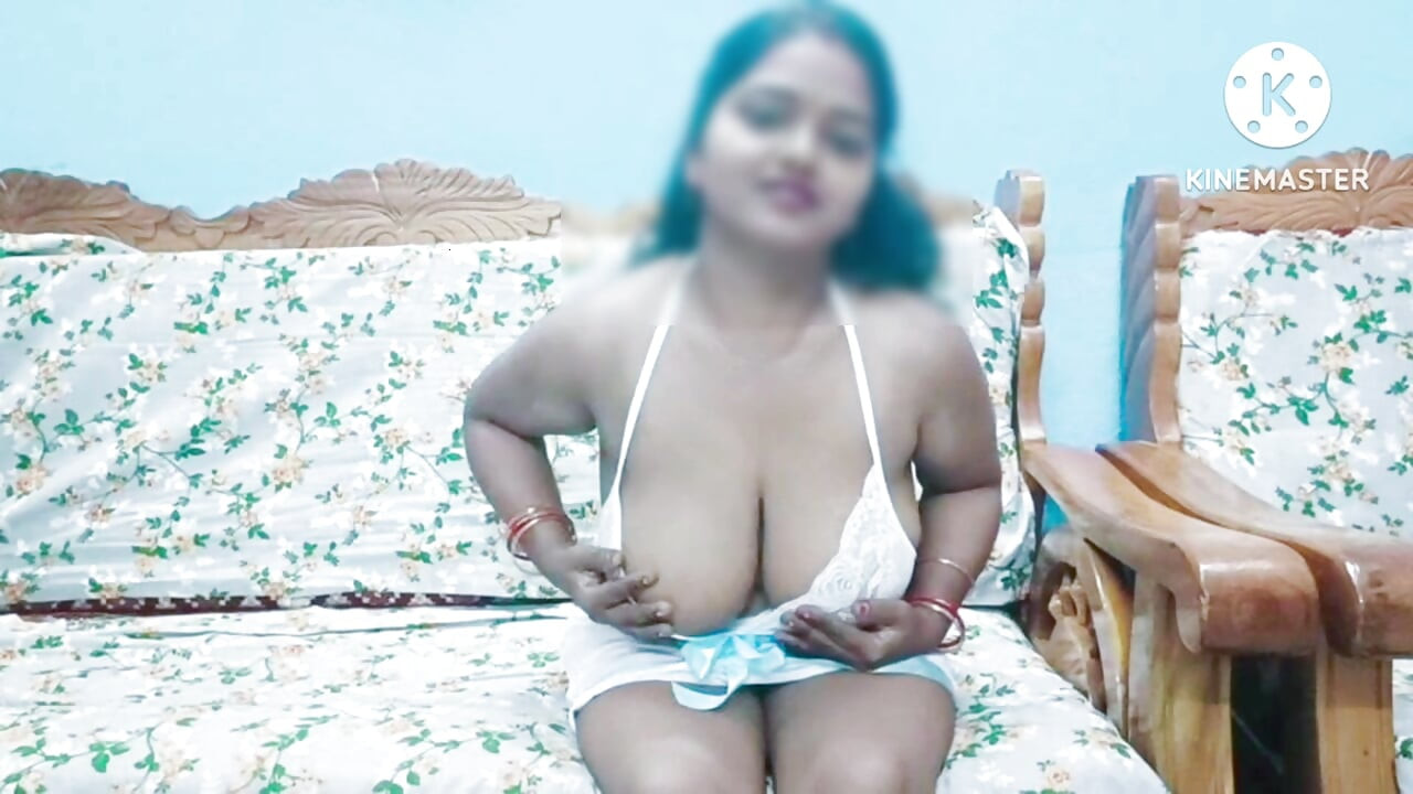 Azgın kız edepsizce konuşarak ve amına mastürbasyon yaparak baştan çıkarıyor - tamil erotik video