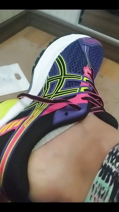 Spor salonundan sonra yumuşak tabanlarıma bak