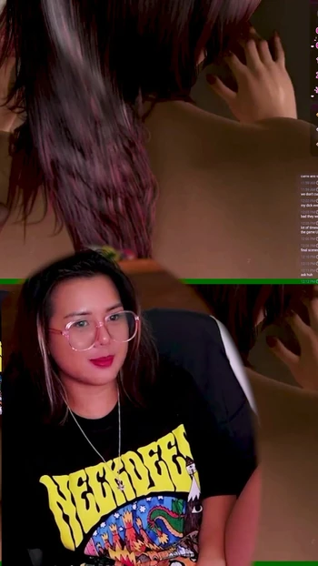 Геймерша исследует запретную шоколадную пещеру 🍑