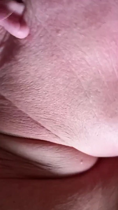 60 yaşındaki orta yaşlı seksi kadın yarak emiyor ve döl tadıyor | Klip 1