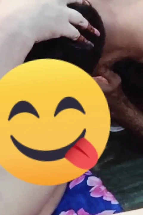 Öğretmen genç öğrenciyi sikiyor