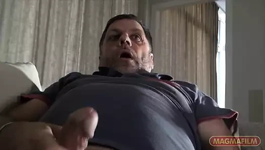 Scarelett Hope yaşlı bir adam tarafından götten sikiliyor