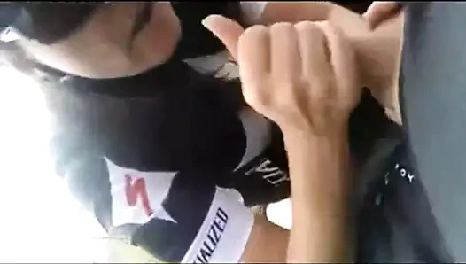 tatlı bisikletçi veren bir handjob