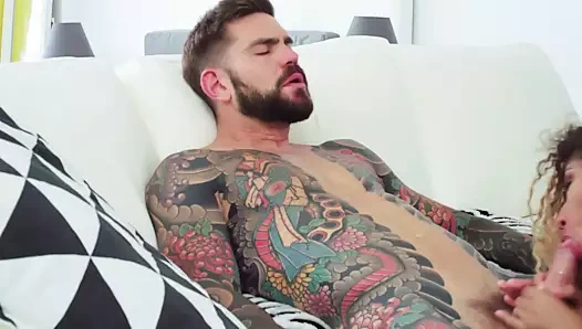 Kadınlar için kaslı ve seksi latin sevgilisi juan lucho