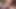 Bal tenli orta yaşlı seksi kadın kanepede büyük bir siyah yarağın tadına bakıyor