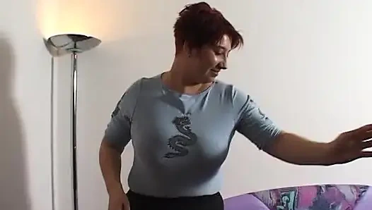 Chubby redhead slut toys her hairy cunt at the casting