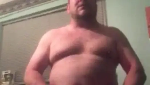 Brandon BDSM Seviyeleri oluşturmak için elektroşok kullanıyor