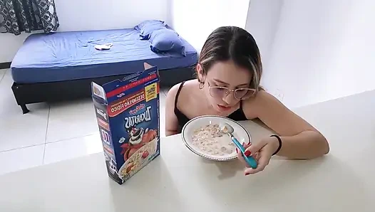 Güzel Latin Kadın Kendi Evinde Bir Yabancı Tarafından Beceriliyor, Kremini Pembe Amına Bırakıyorum