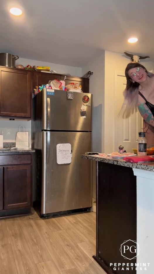 Giantess Serves up Chicken Piccata in 8-inch Heels & Black Lingerie