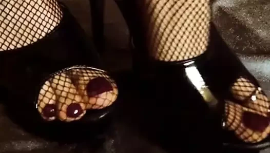 Naylon çorap ve yüksek topuklu ayaklar