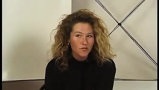 Esmer olgun bayan oyuncu seçmelerinde sert sikişiyor