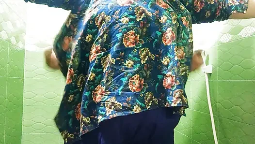 Üvey kız kardeşin banyo zamanı ayini ortaya çıktı - ne olduğuna inanamayacaksınız