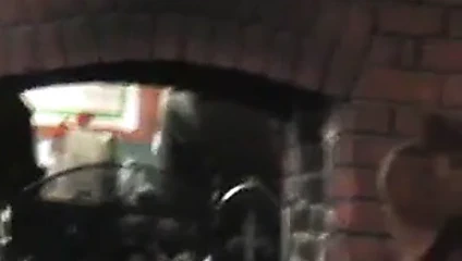 Sara başka bir pub öğle yemeği