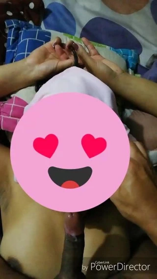 Kolombiyalı. anne. kremalı. boşalmak atış. mastürbasyon.