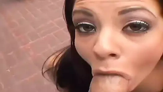 Boo Dilicious ve Serena South ortaya çıktı