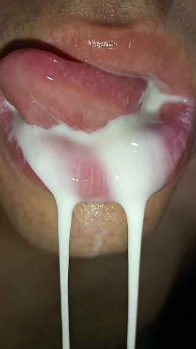 Ağzıma boşal, karın kasları, dölünle oynuyorum ve yutuyorum, close-up, gay yaramaz, dil, sulu | Bölüm 1