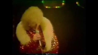 Geyik ve tavuk video gecesi (İngiltere 1981) pt 1 striptizci sürükle