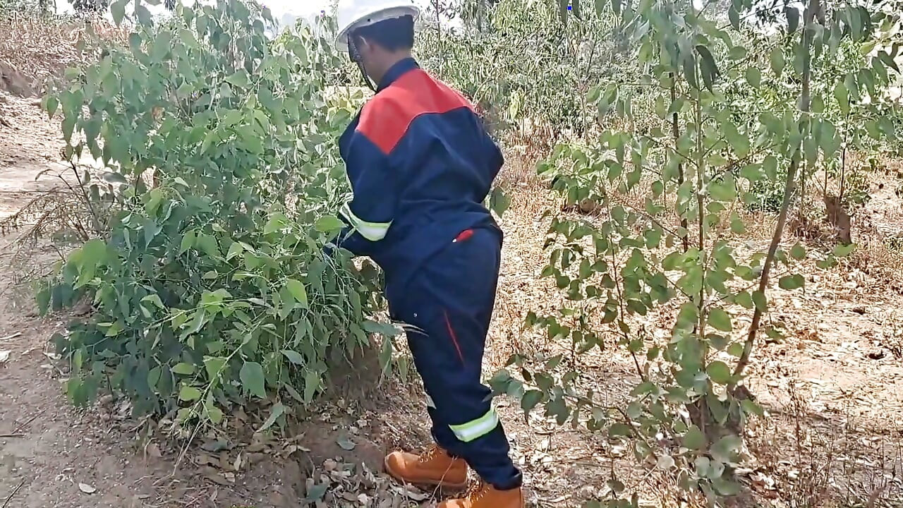 Büyük dudaklı amcığın yakın çekim defalarca boşalması