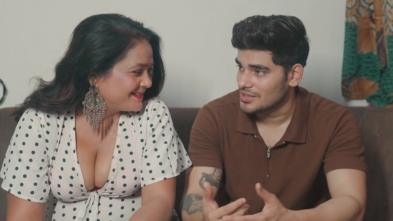 Beutyfull bhabhi ne do ladko ko bula kar bujhayi apne jism ki pyas hardcore sex