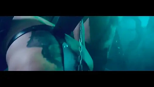 Kadın egemenliği gırtlağına kadar dominant parmaklarla genişletiliyor