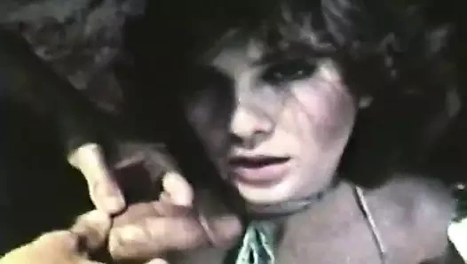 Bayan ventura biraz güneş alıyor