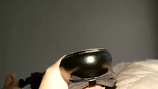 Siktir et ve arkadaşının ayakkabılarına boşalmak