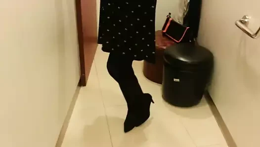 Siyah süet pompalar teaser