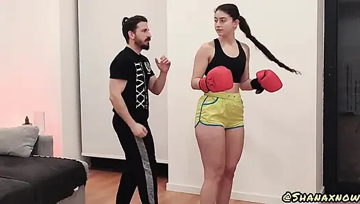 Kişisel boks antrenörümü sikiyorum