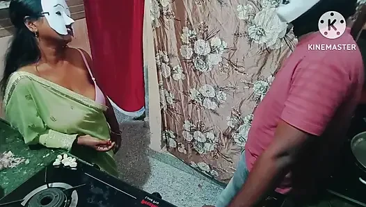 Üvey kızımın kocası güzelliğimden büyüleniyor ve beni sikiyor - tamil erotik ses