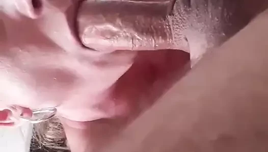 Sarışın kız greta emme çük
