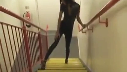 Yüksek topuklu lateks tozluk güzellik