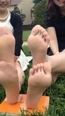 Çıplak ayak ve külotlu çorap Asya kızlar ayakları göster