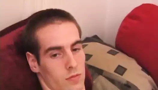 James shafer etini dövüyor