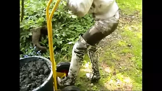 Çamurlu beyaz uyluk çizmeli Sasja (bölüm 3)!!!