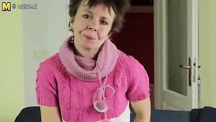 Sıska anneanne çalışır ona kıllı kedi