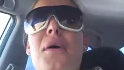 Ben araba sürerken o benim sikimi emdi