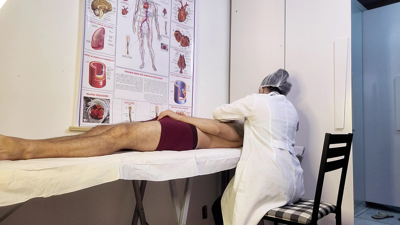 Patient Can't Handle It and Becomes Stiff in Front of the Nurse During the Exam