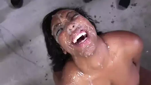 Siyah yüzler tonlarca boşalmak olsun