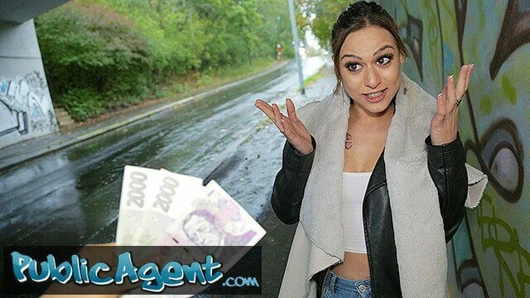 Kamu görevlisi – aşırı seksi vücut sikikleri olan tatlı kız