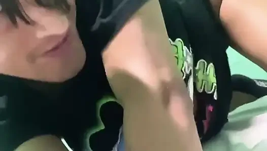 Nena kadın kılıklı