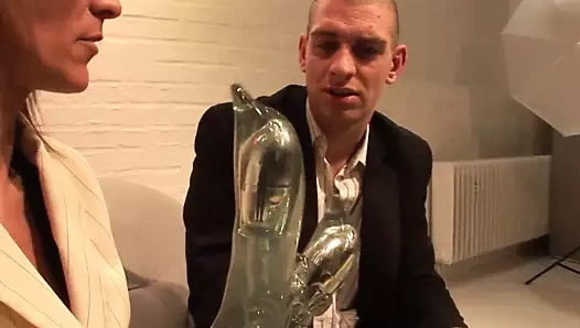 Autsch!! Der Dildo Deal mit Niki