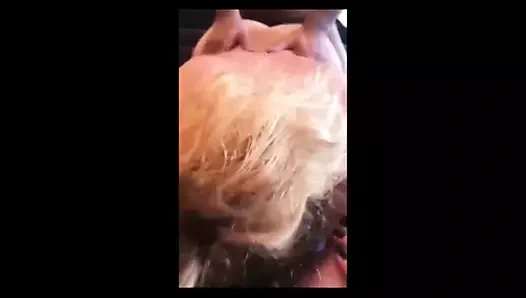 En iyi milf ile üçlü seks. gerçek ev yapımı seks