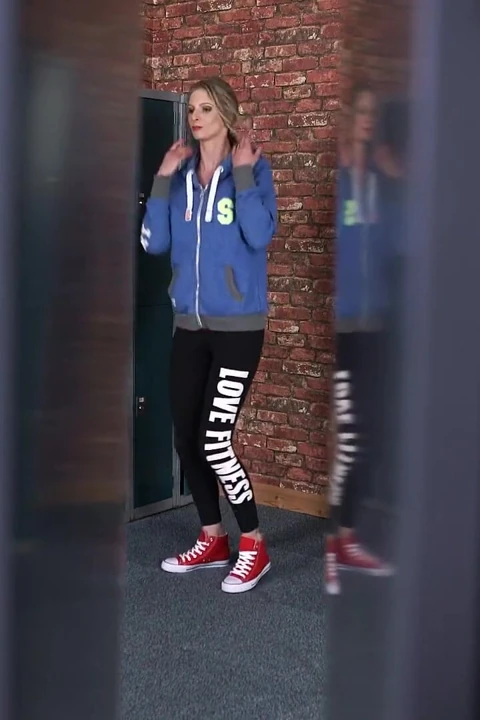 Leah - kleedkamer undercover - Joi